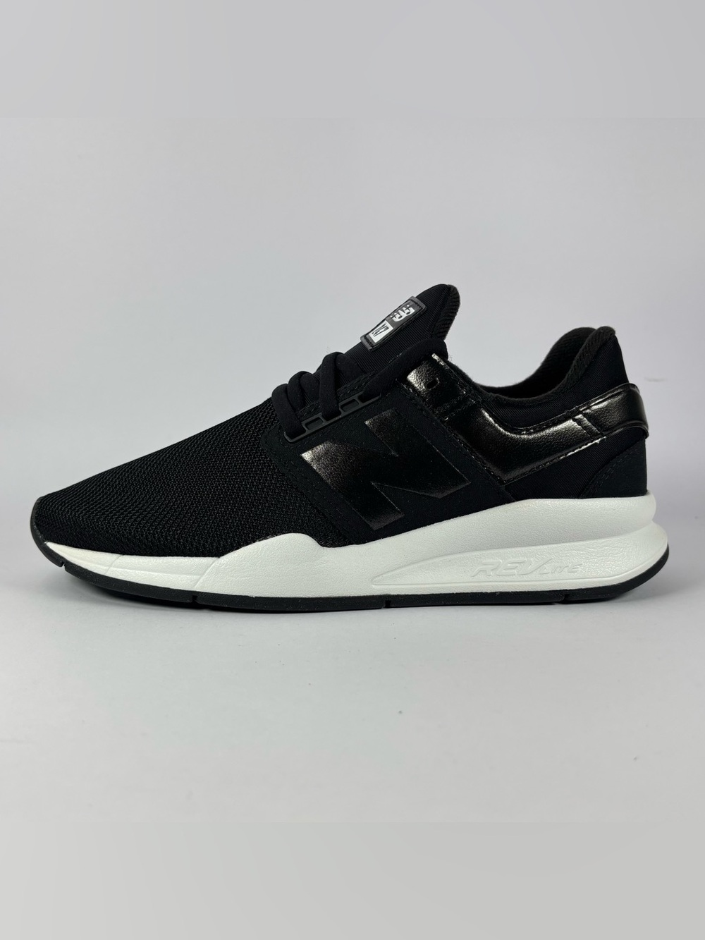 New Balance 247 Women’s Size 6.5 / Men’s 5 New in Box